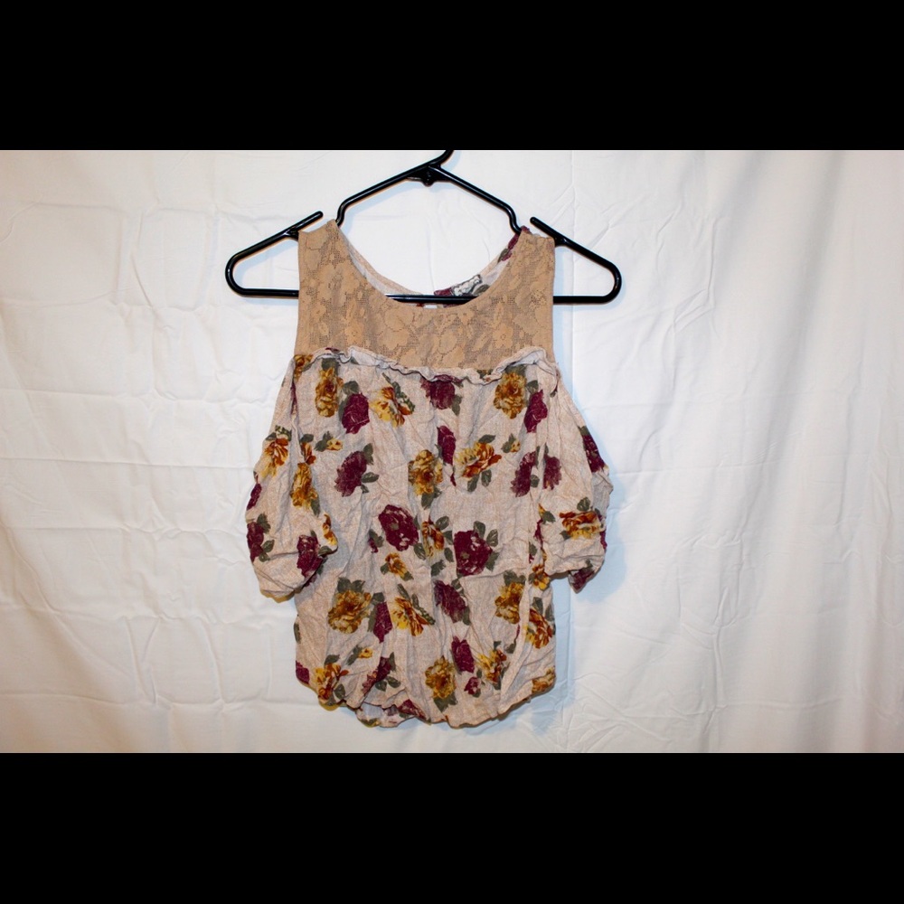 Floral cut out sleeve top